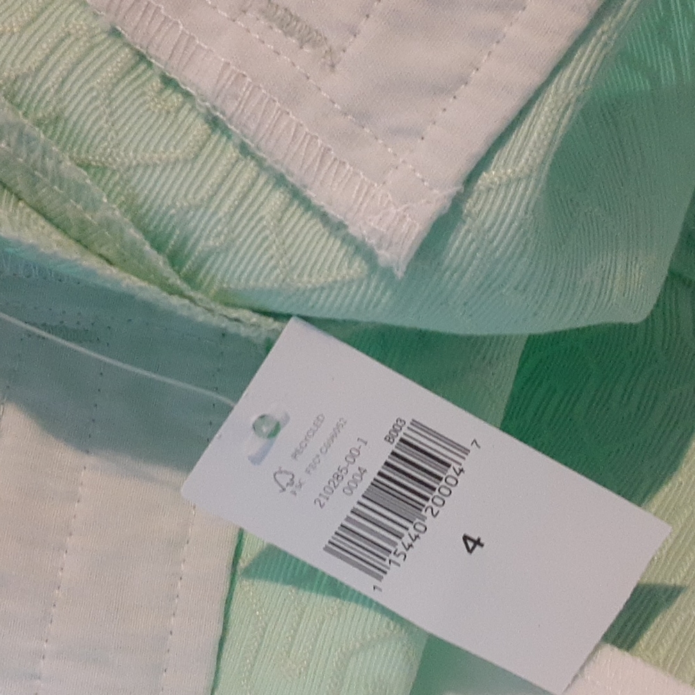 Brand New with Tags Banana Republic Shorts🍭 - Picture 5 of 7